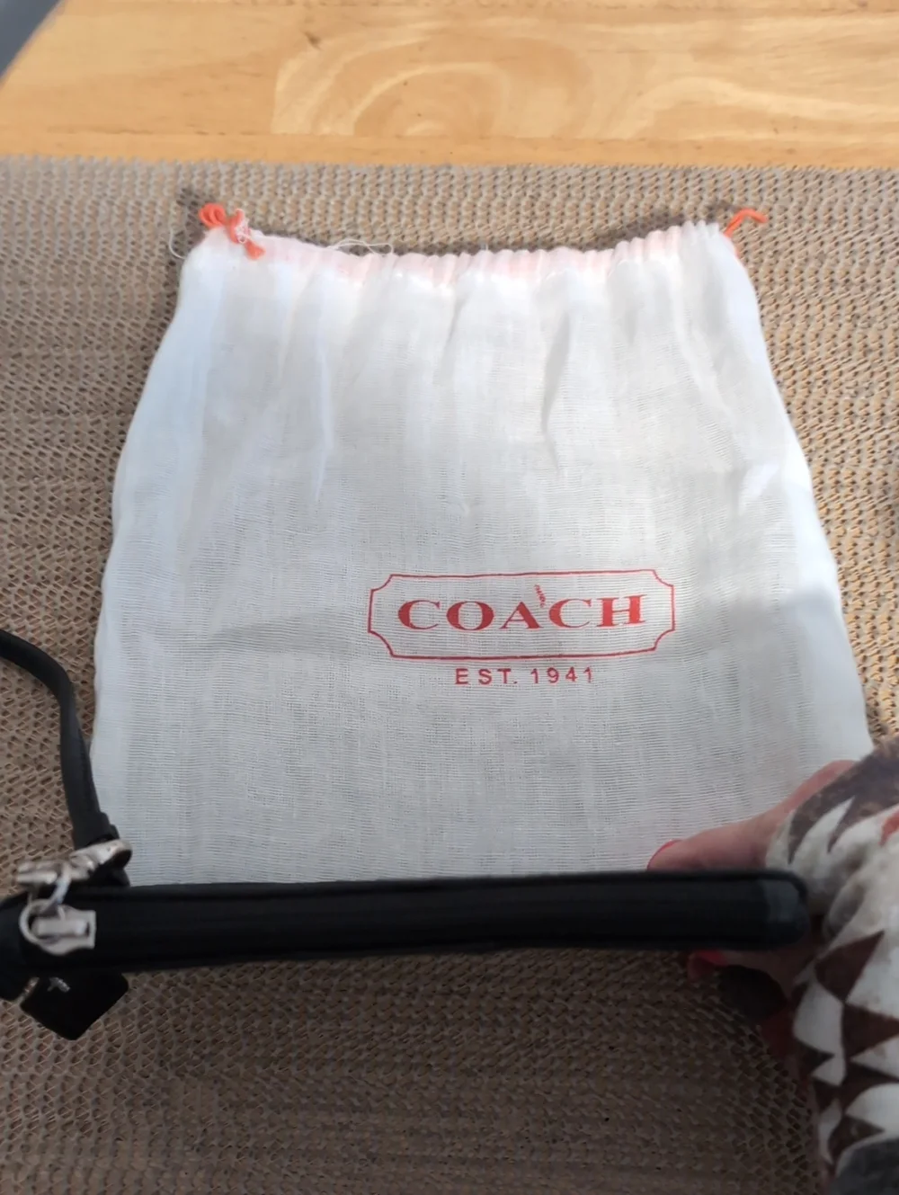 Coach Black Signature Logo Wristlet w/ Dust Bag Great Condition - Picture 3 of 7